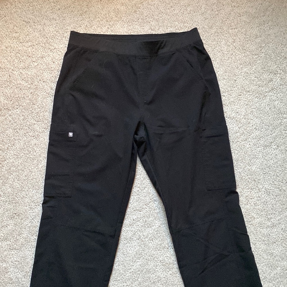 FIGS mens XL black scrub pants, cargo. Technical collection.